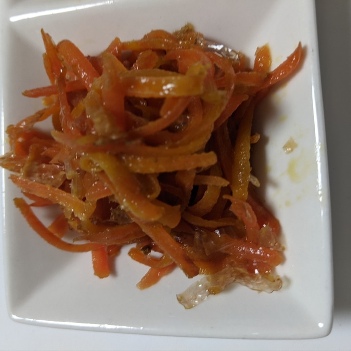 人参と鰹節の炒め物